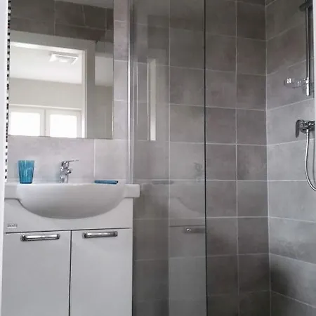 Zmiana Klimatu Semesterbostad Karwia